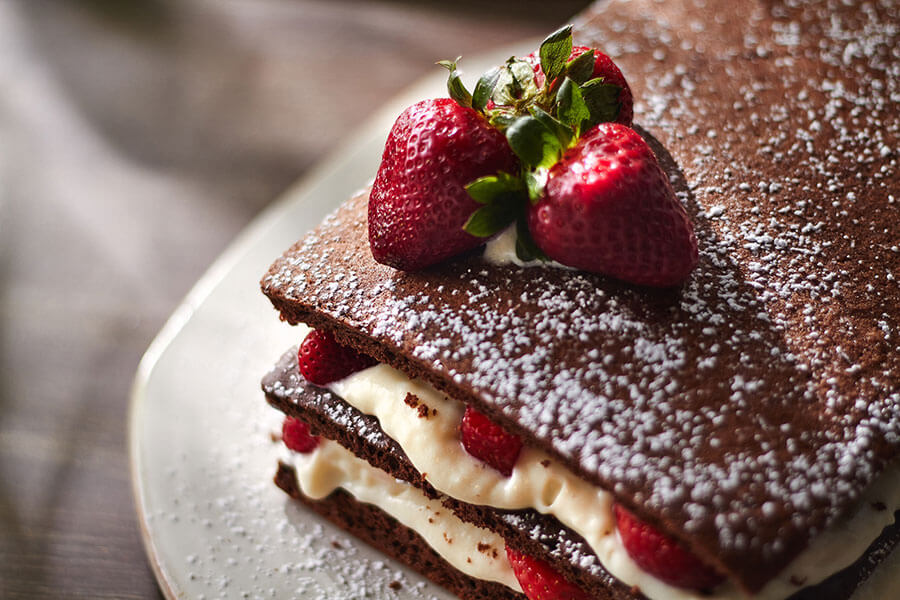 Naked Cake Doce de Leite Morangos